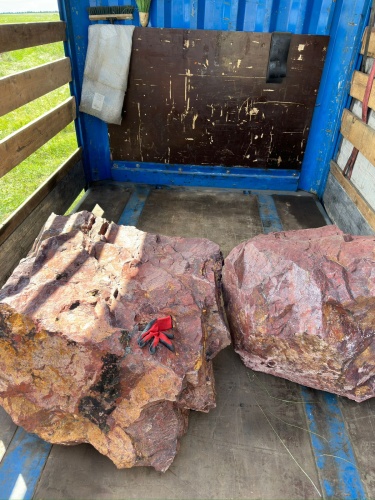 Ландшафтные глыбы красно-фиолетовые 200-1000 килограмм купить в Кировграде