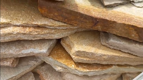 Плитняк златолит жёлтый золотистый для отмостки купить в Кировграде