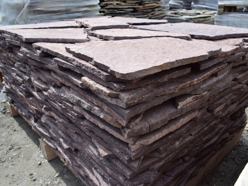 Плитняк лемезит бордовый для облицовки цоколя 20-25 мм  купить в Кировграде