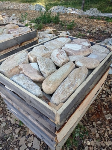 Златолит жёлтый, жёлто-зелёный глыбки и валуны для ланшафтного дизайна купить в Кировграде