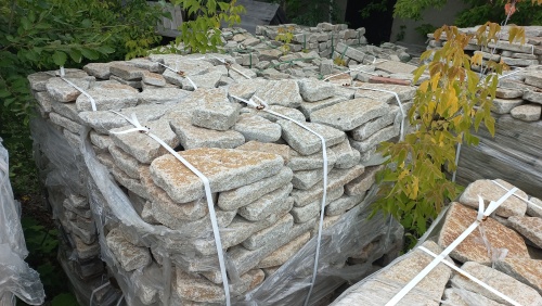 Гранитный плитняк галтованный для парковки купить в Кировграде