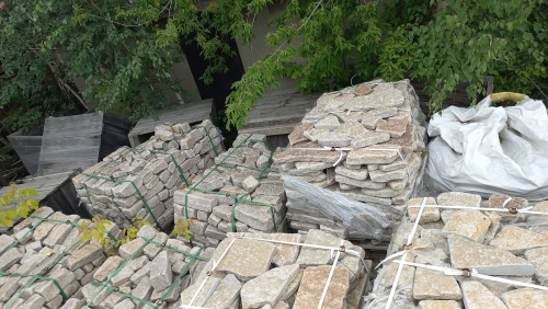 Гранитный плитняк галтованный для парковки купить в Кировграде