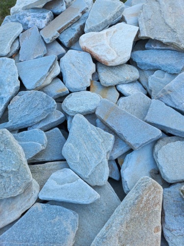 Плитняк златолит зелёный галтованный для цоколя купить в Кировграде