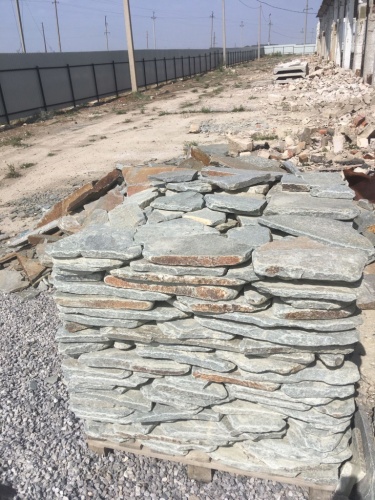 Златолит серебристый галтованный для лестниц купить в Кировграде